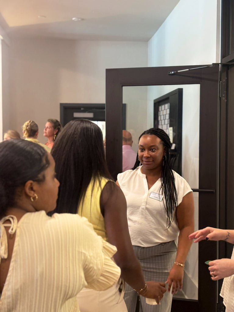 raleighchamber's tweet image. Networking is in full swing at #RaleighBAH!
Local leaders, fresh connections, and a great host at Accent Brier Creek.