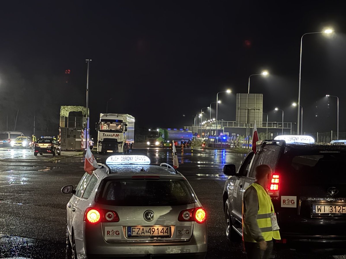 Kolejny dzień, kolejny patrol, kolejne wyzwania... Ale ekipa Ruchu Obrony Granic niezmiennie w akcji.

Bez względu na pogodę, porę i okoliczności – jesteśmy tam, gdzie trzeba.
___________
🤝 Wesprzyj: roty.pl/wsparcie
👉 Dołącz:
✉️ kontakt@ruchobronygranic.pl
☎️ 726 688