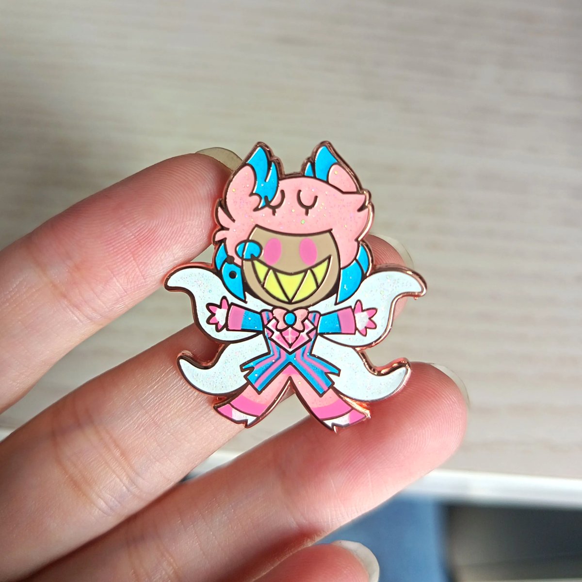 IDPollution's tweet image. Manu finished a few samples from the pride set!
I love these little sparkly doofs ✨
(The pink tint on Luci's face is from a reprint they didn't clean up and can be ignored)
#hazbinhotellucifer #habinhotelalastor #hazbinhotel