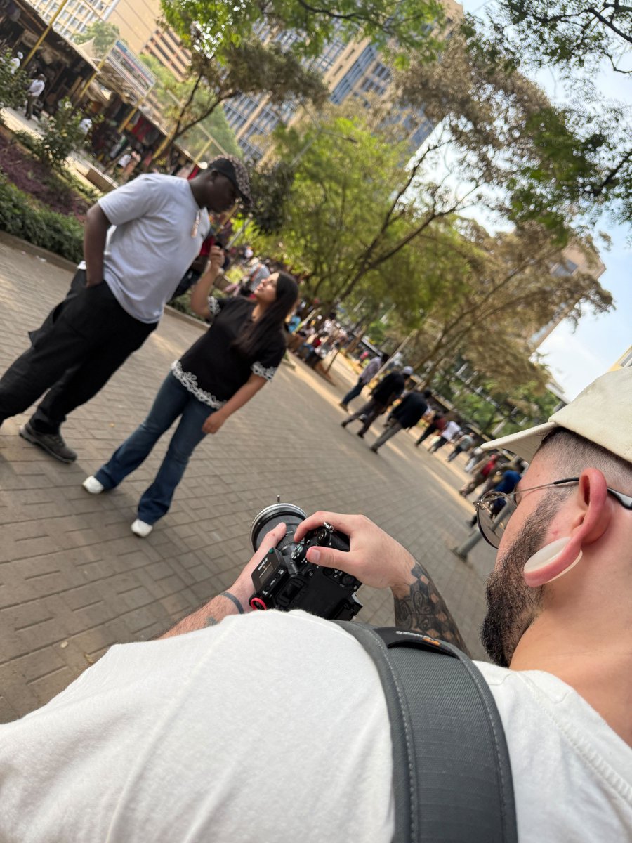 0xAneri's tweet image. Last year we went around the world talking to people about their dreams and about their challenges
They wanted to create on their own terms
Build something and stay connected
Send payments globally without friction
Tap into financial markets and build wealth
The global onchain…