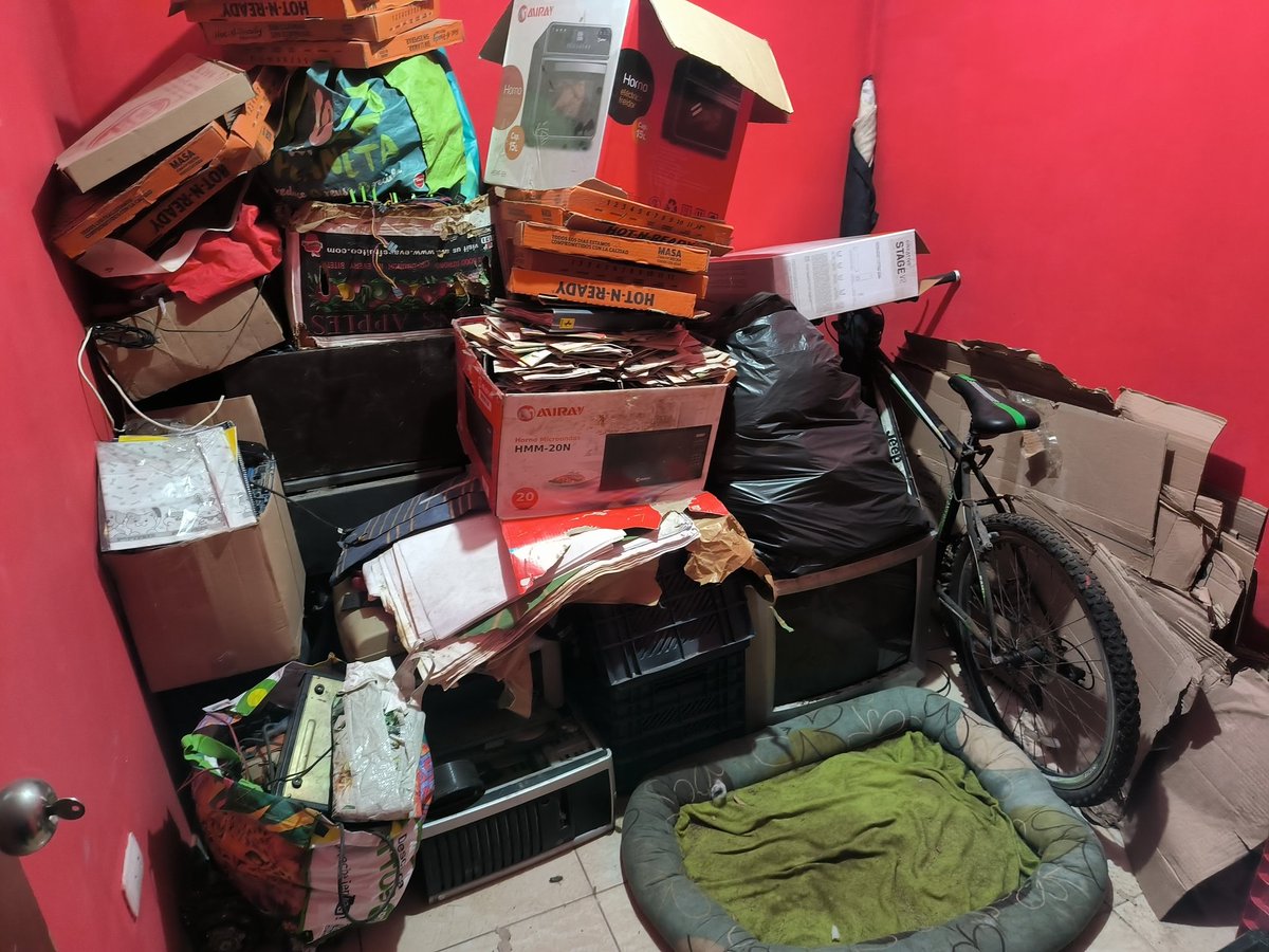 fernandomerino's tweet image. Bueno, más de 6 meses después de mudarme a #PuentePiedra, este fin de semana terminé la primera clasificación de todos los bultos y cajas que traje de mi depa en Miraflores. Ahora todo está a la mano y con cierto orden como para definir su ubicación final. #ArribaPeru