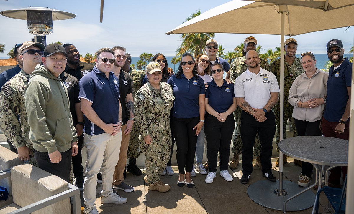 NC2(SW) Remiah I. Dixon, Chicago native, reenlisted for 4 years on the Rooftop at Tower 39 in Carlsbad. LCDR Kamille D. Pizarro administered the oath of enlistment, with her family and colleagues present, July 18, 2025
#AmericasNavy250 #NavyCareerRecruiter #ForgedByTheSea #USNavy