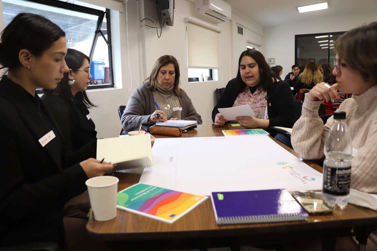 defensorianinez's tweet image. Esta tarde, junto a Fundación Colunga @fundcolunga , presentamos el estudio conjunto &quot;Construcción de una agenda legislativa para la niñez y adolescencia&quot; ante representantes de organizaciones de la sociedad civil que integran Pacto Niñez @pacto_ninez.

El Defensor de la Niñez,…