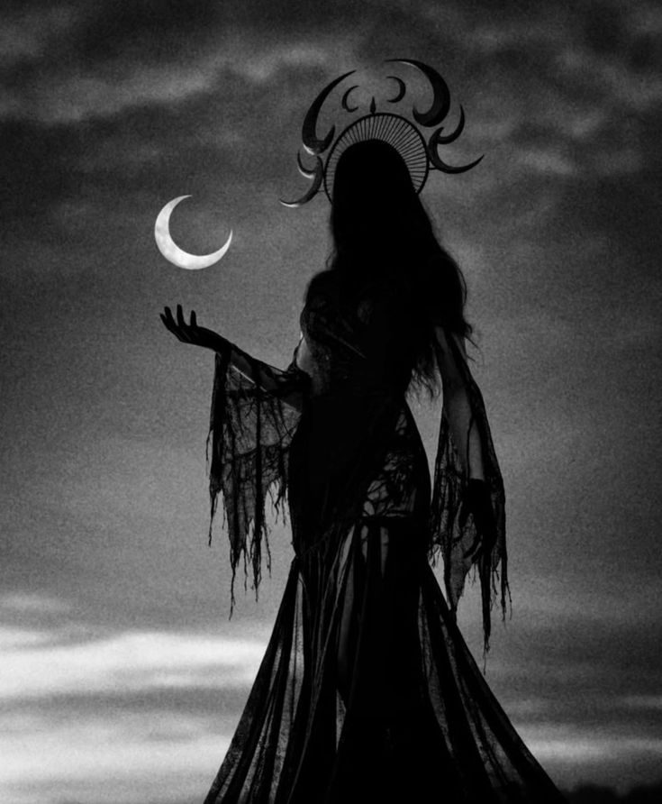 _Brethil's tweet image. Essere pensiero,
fragile ossessione,
cruda perversione...
appartenere ad
emozioni di diversa Cura.
Mi sono persa
nel' odore del buio !!!
Buonanotte
anime speciali 🎀