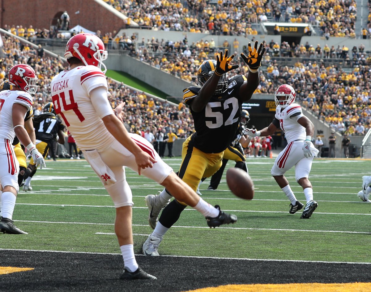 LegacyHawks's tweet image. Happy Birthday to Amani Jones! Have a good day. Go Hawks! #LegacyHawk