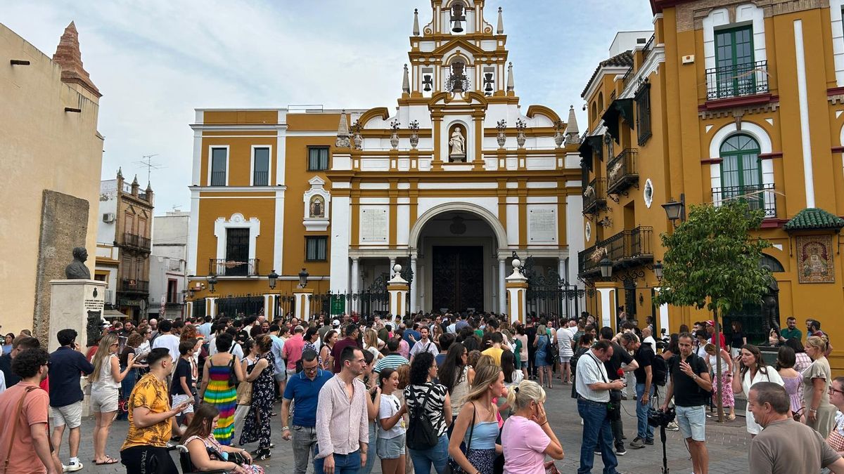 🔴 Un importante número de hermanos de la Macarena están meditando votar en contra de la restauración de la Virgen en el cabildo.

🗣 A pesar de estar a favor de la restauración, se remiten a los hechos para argumentar que no confían en la junta para que gestione la intervención.