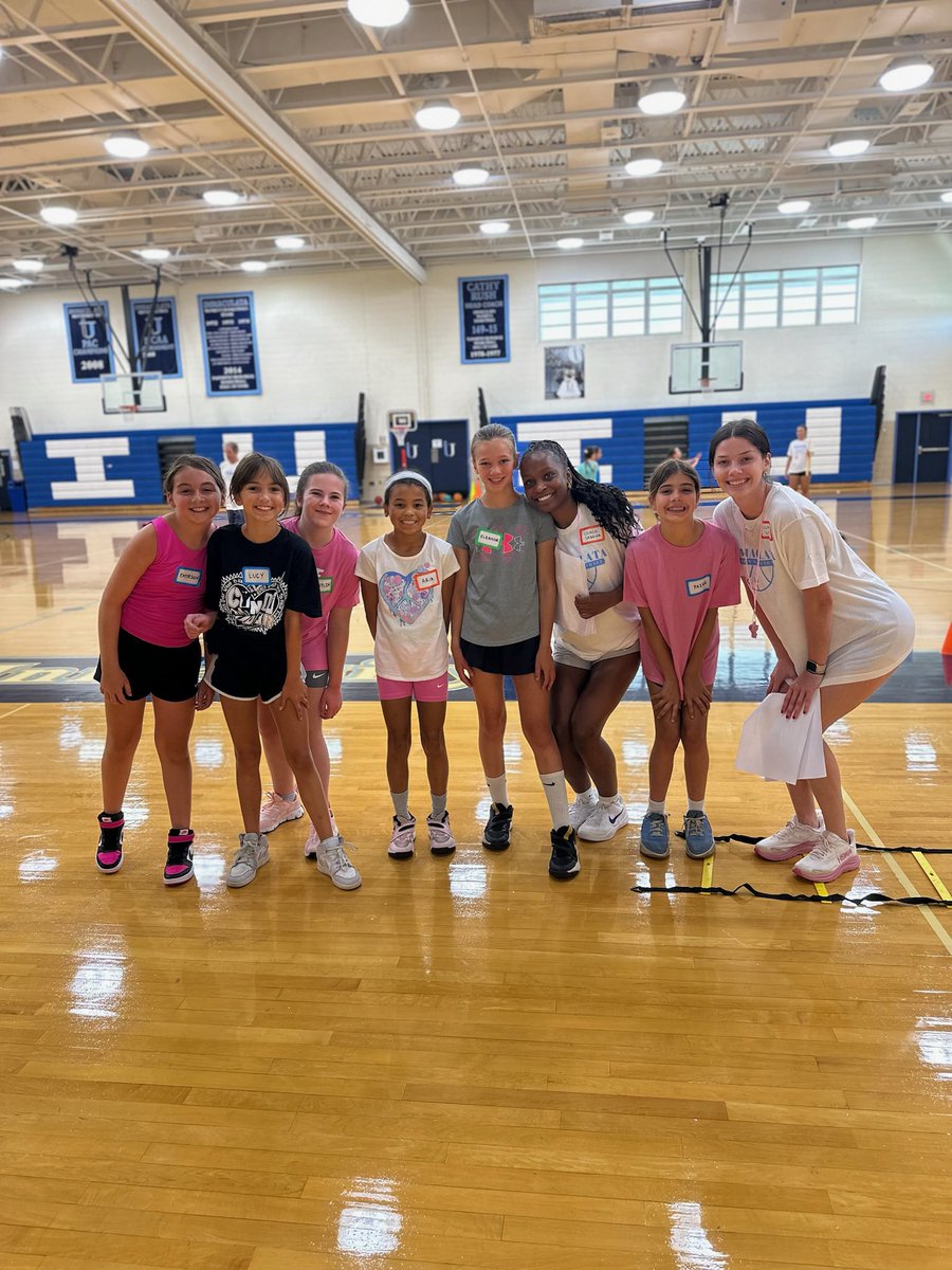 immaculatauwbb's tweet photo. Day☝🏼fun 😎
#MiniMacs #YouthCamp #IUWB https://t.co/5gTDvTDng9