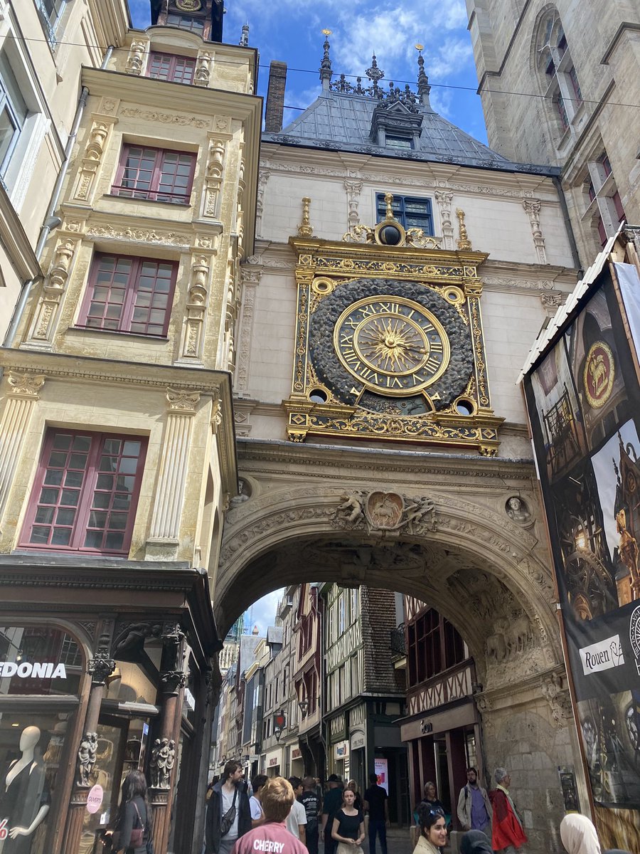 nassaujuan's tweet image. If you don’t have one of these quirky clocks are you even a french provincial town