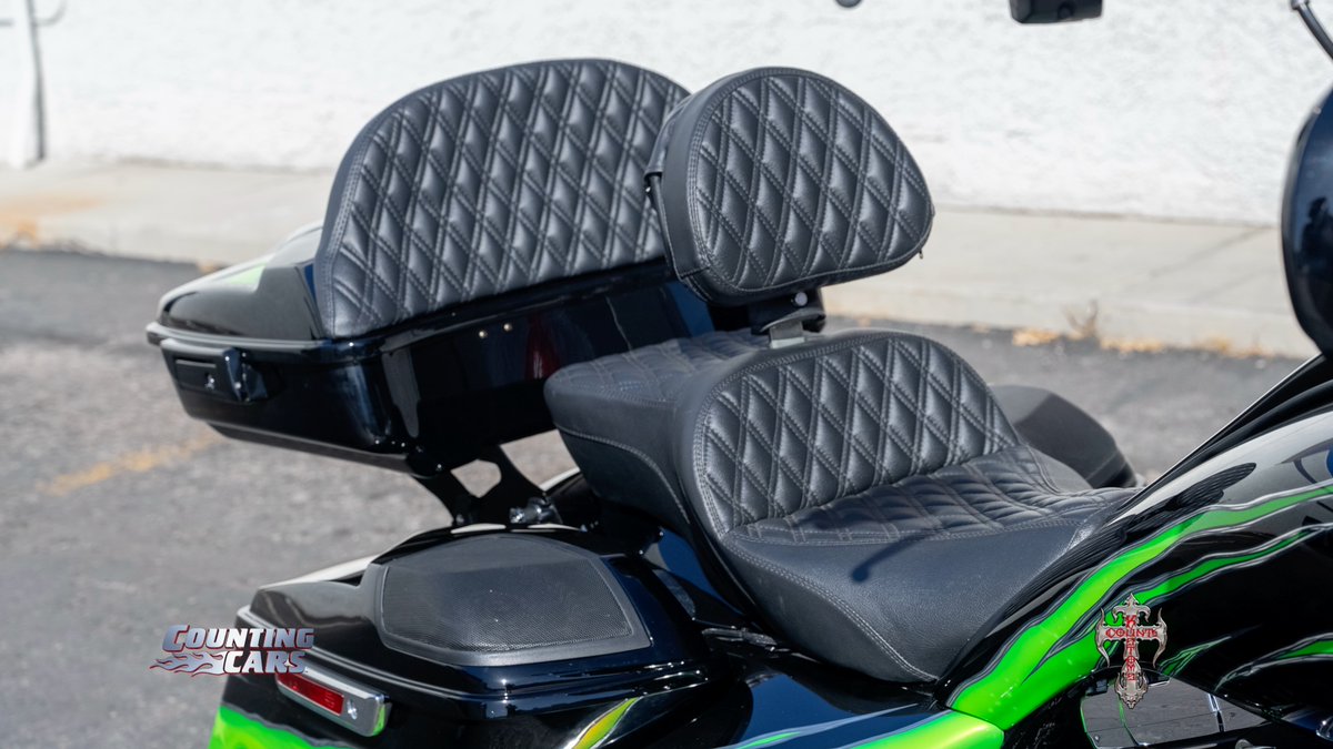 CountsKustoms's tweet image. At Count’s Kustoms, we blend style with comfort! @shannonhaikau will make sure your motorcycle is decked out with the most comfortable seats on the market. Email bikeprojects@countskustoms.com to have us build your next bike! @DannyCountKoker @CountsKustoms_S #bikeseat #leather