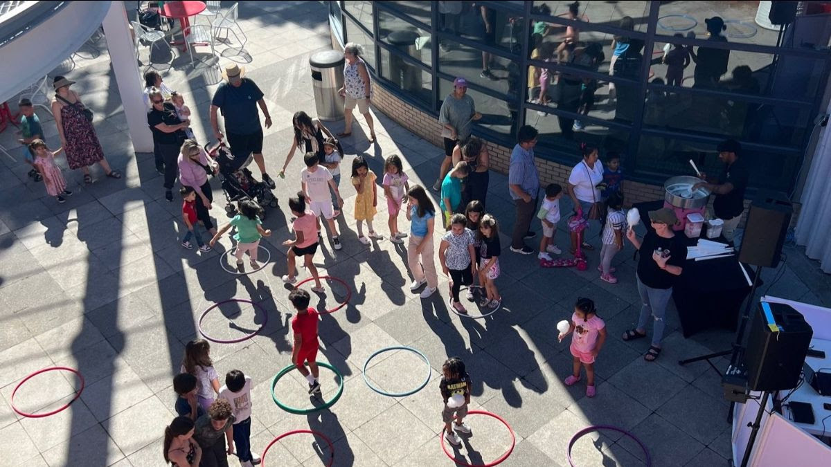 It's In Queens (@itsinqueens) on Twitter photo The Summer Fridays program returns to <a href="/nysci/">New York Hall of Science</a> on July 25 at 4:30 pm. More: tinyurl.com/22yy4cww The Summer Fridays program returns to <a href="/nysci/">New York Hall of Science</a> on July 25 at 4:30 pm. More: tinyurl.com/22yy4cww