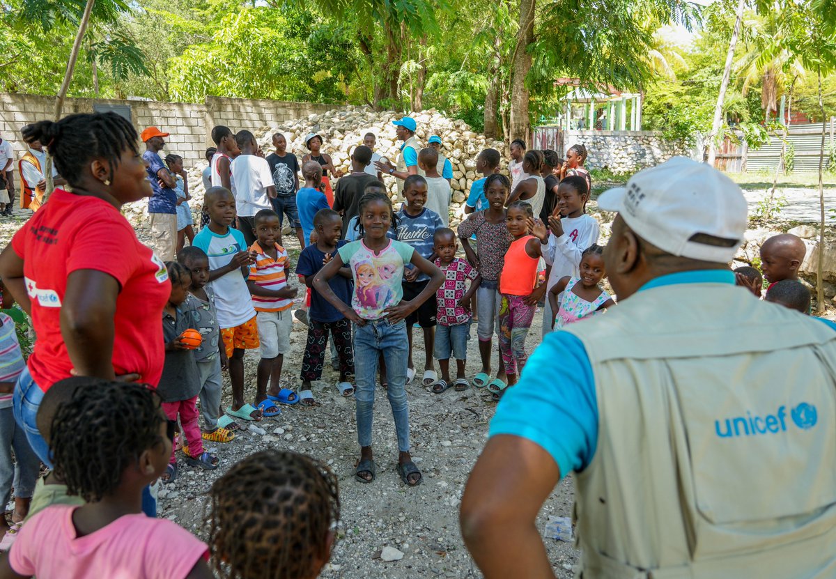 Displaced by violence, 800+ children in Bas Artibonite and Boucan-Carré received psychosocial support to express their emotions, ease their fears, and regain a sense of stability.

#foreverchild 💙
