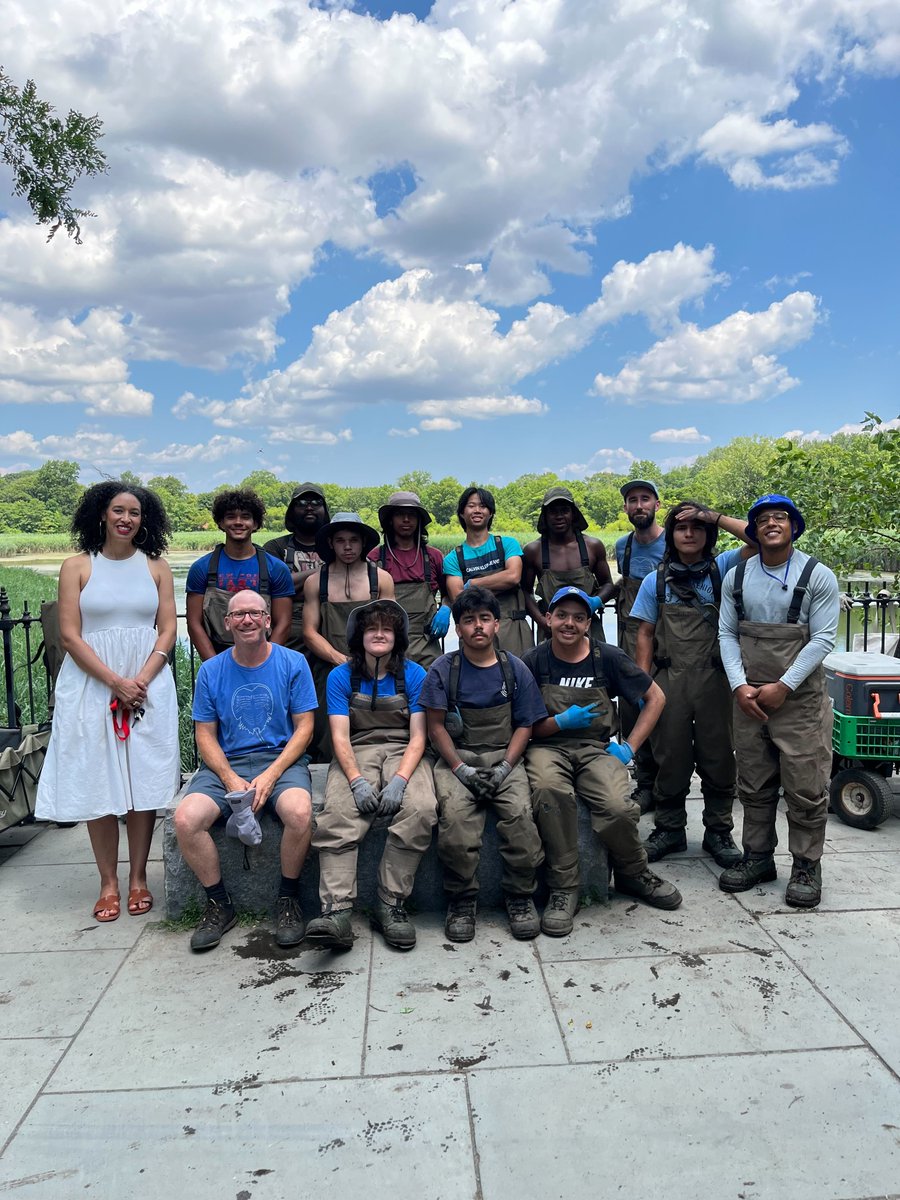 CMSandyNurse's tweet image. I had a great time getting to know @nyc_h2o summer interns today who were hard at work protecting and preserving the Ridgewood Reservoir at Highland Park!
The reservoir is a beautiful and important place within NYC’s urban ecosystem and I’m proud to be supporting their work!