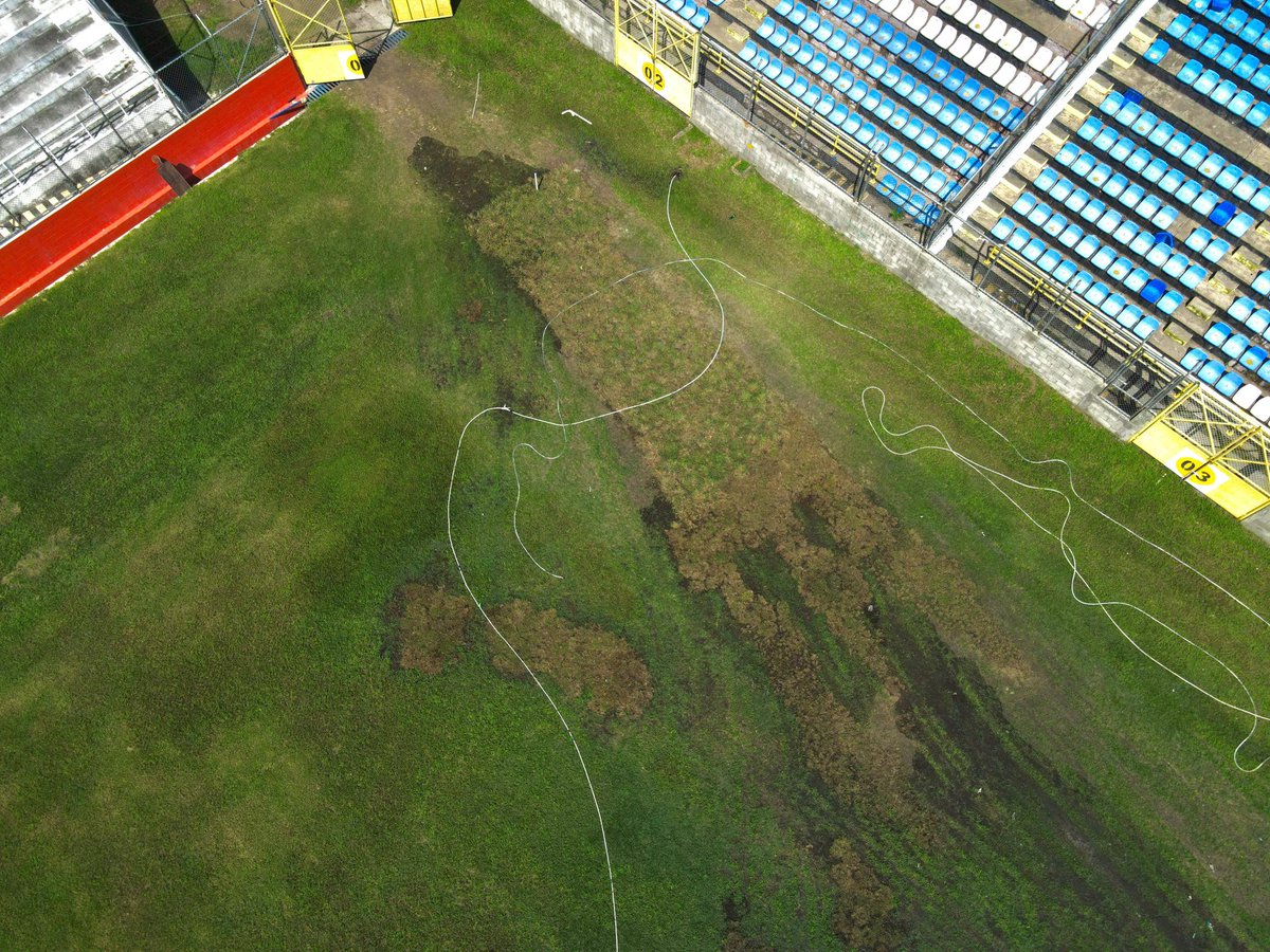 oscarhassin's tweet image. Así el estadio Juan Francisco Barraza, y el porqué CD Águila juega en San Salvador.
¿Será que el Alcalde le mete mano antes de Diciembre?
Ya el presidente de INDES indicó que ellos van desde el 31 de diciembre 2025.
¿Volverá este torneo CD Aguila a San Miguel?