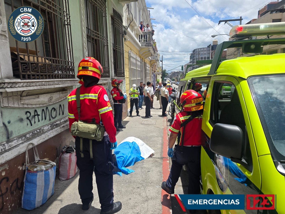 Bomberos Municipales (@bomberosmuni) on Twitter photo #Hallazgo 4a Avenida y 5a.Calle zona 1, Ciudad
<a href="/bomberosmuni/">Bomberos Municipales</a> evalúan a un hombre de aproximadamente 30 años de edad confirmando que carece de signos vitales. No presenta señales de violencia, se informa <a href="/PNCdeGuatemala/">PNC de Guatemala</a> #Hallazgo 4a Avenida y 5a.Calle zona 1, Ciudad
<a href="/bomberosmuni/">Bomberos Municipales</a> evalúan a un hombre de aproximadamente 30 años de edad confirmando que carece de signos vitales. No presenta señales de violencia, se informa <a href="/PNCdeGuatemala/">PNC de Guatemala</a>