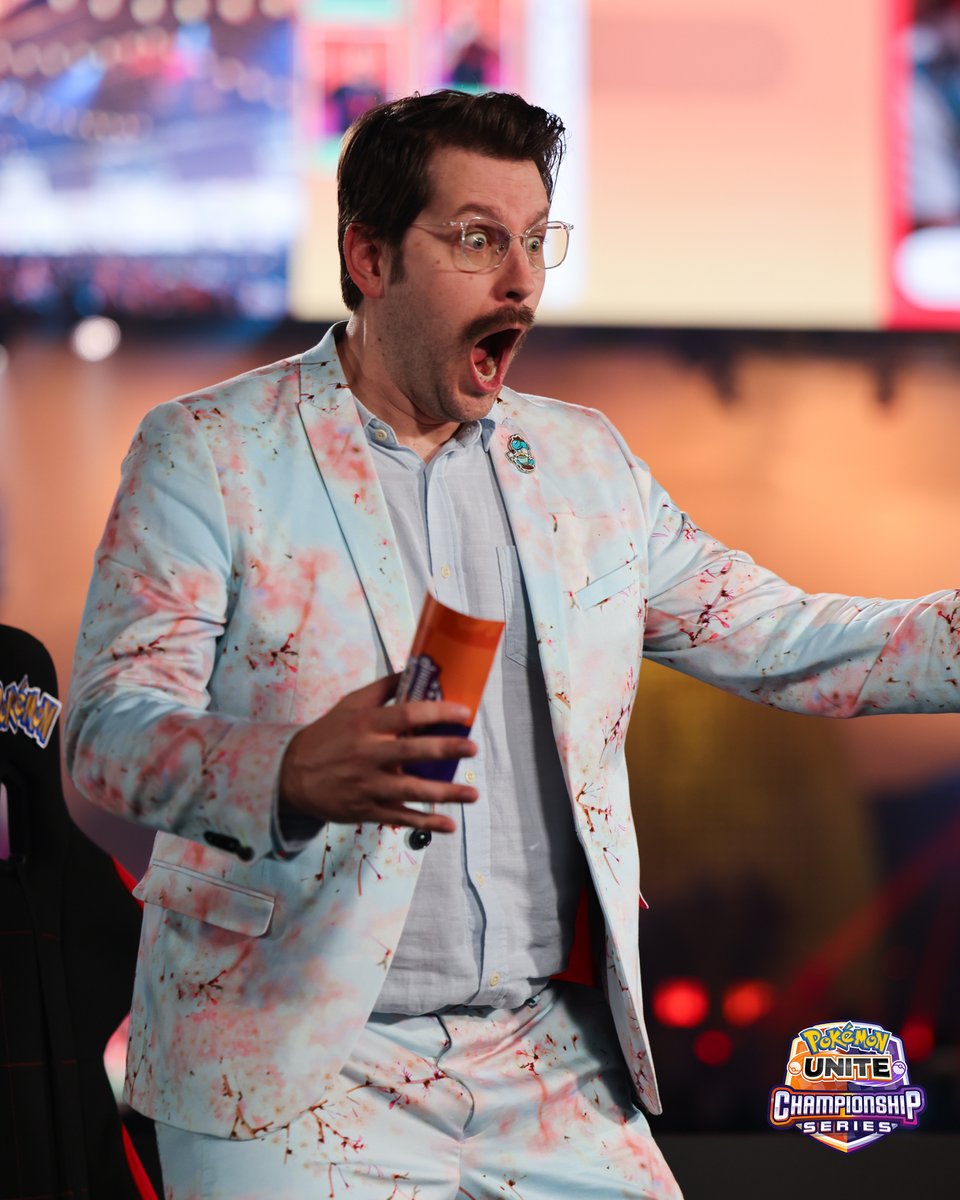 UniteEsports's tweet image. Share a #PokemonWorlds groups prediction that'd be sure to make @spragels react like this again 😲
Tune in for the draw show Friday at 4:00 PM UTC to see if your prediction comes true!
📺: youtu.be/XwcWFHxi_pE
#PokemonUNITE | #UNITEesports