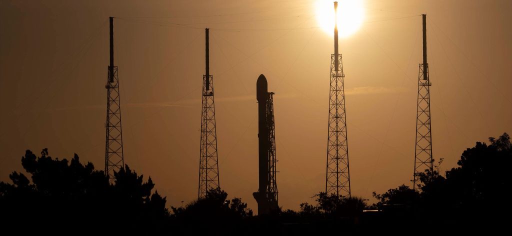 orlandosentinel's tweet image. Watch Live: SpaceX targets 5:27 p.m. launch from Cape Canaveral trib.al/VTnUP6U