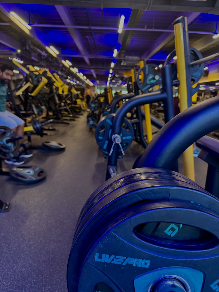 DrShayanSen's tweet image. New Hobby unlocked:
Workout in a gym in each country I travel to.
Colombia 🇨🇴