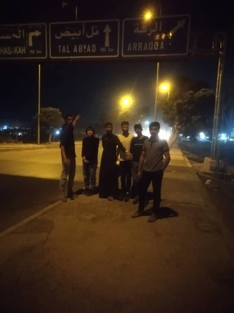 Nourald88458128's tweet image. الشخص الذي ظهر في فيديو من داخل مدينة السويداء ويدعو لحمل السلاح و السلاح الابيض
تواجد منذ عدة اسابيع في معسكرات اقيمت في الرقة