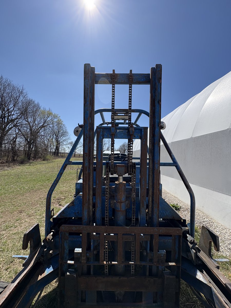 Trustworthyeq's tweet image. 🚜 Princeton PiggyBack Forklift
✔️ 5,000 lb lift
✔️ Deutz diesel
✔️ Low hours
✔️ Single stage mast
✔️ Jobsite &amp;amp; delivery ready
💥 Compact. Reliable. Ready to work.

#ForkliftForSale #Princeton #JobsiteTools #DeutzDiesel #HeavyEquipment #PiggybackForklift