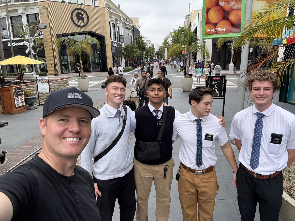whatsinside's tweet image. Taking a break from waiting for Tesla diner to open and came to The Grove. Ran into some missionaries, I get extra excited to see them since my son is far away from home as a missionary also.
