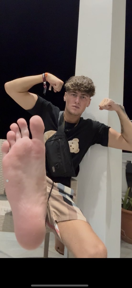 Time for me to put you f*gs in debt.

Get in my DMs customs and calls all night

Findom cash master