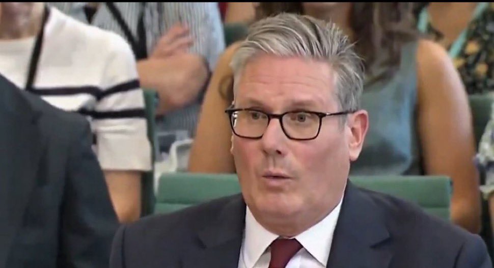 HJB_News__'s tweet image. And this is what the man looks like running the country. What a focking joke!