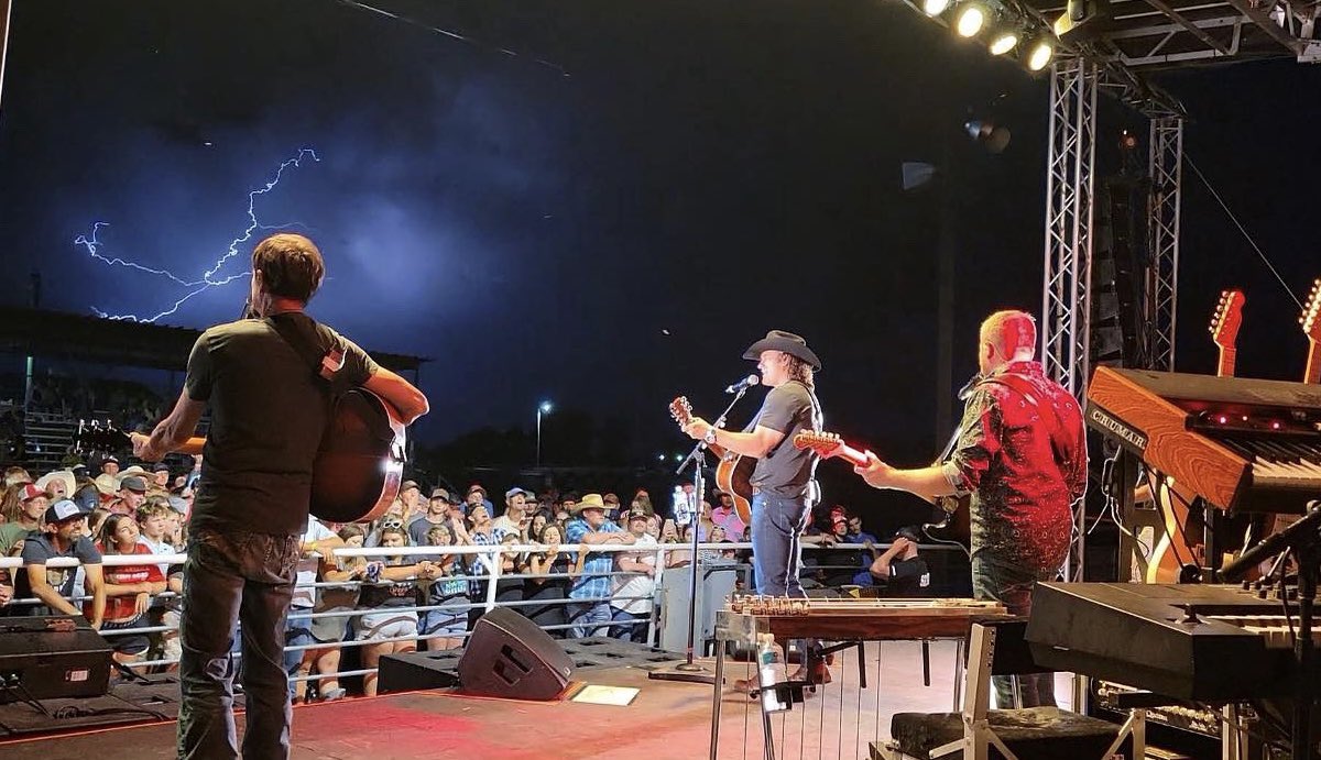 JoeNichols's tweet image. Thank you Perkins County Fair! What a great night! It was electrifying 🤟🏼