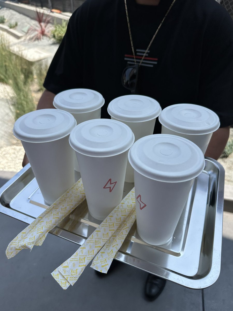 HAY! Straws tweet media