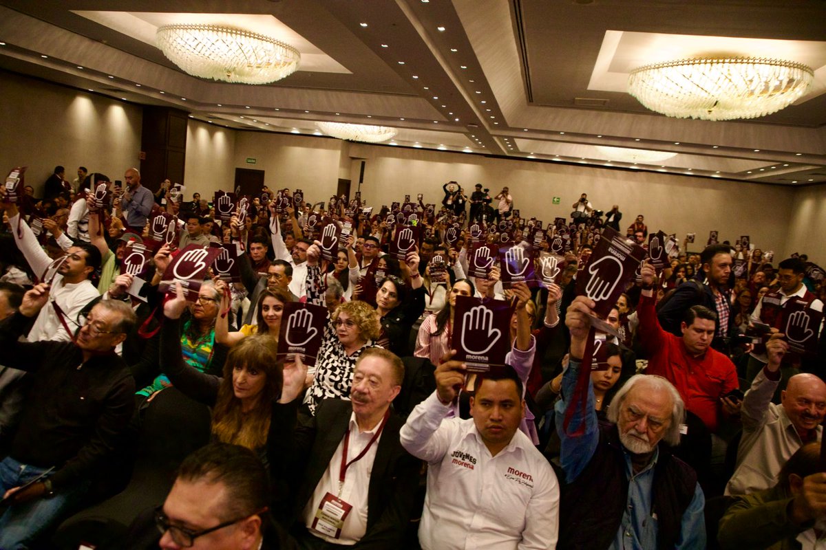 diazpol's tweet image. En el Consejo Nacional de Morena, con Tomás Pliego, Epigmenio Ibarra, Armando Bartra y Consuelo Sánchez. Los temas acordados implican un importante paso adelante del movimiento en materia de organización, participación y cercanía con el pueblo.
Nuestra presidenta de Morena,…