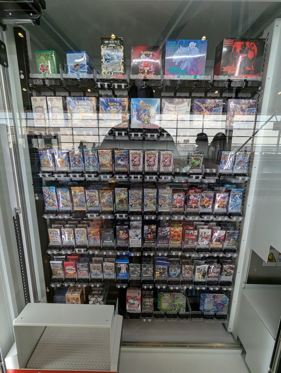 MaskedCollect's tweet image. Y'all forgot to check the Detroit airport