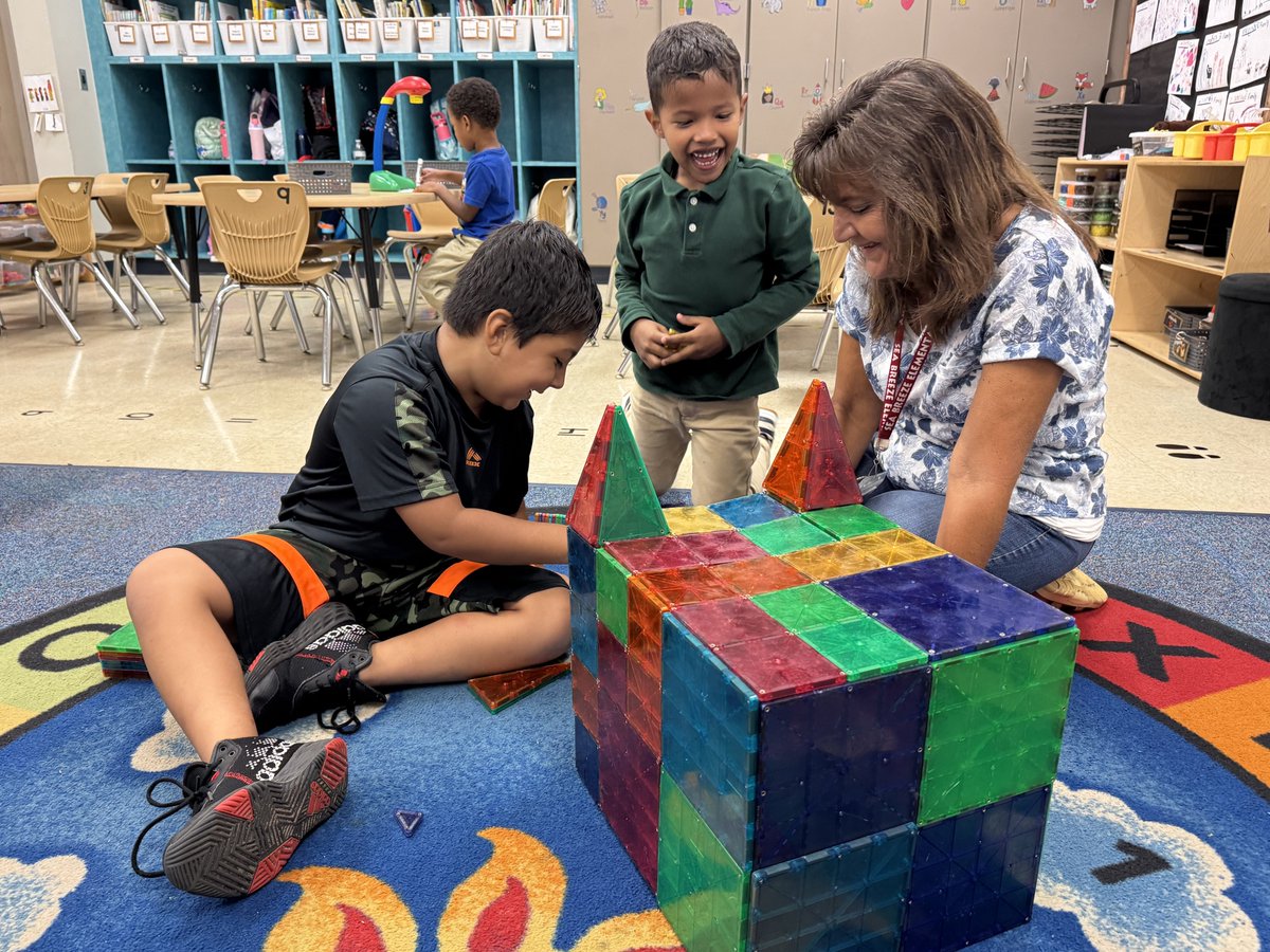 #ManateeSchoolsGoodNews: A Summer of Discovery for Future Kindergarten Graduates ⭐️ At Miller and Mills Elementary, the district's youngest students are embarking on a journey of learning and discovery. Learn about the 2025 Summer Voluntary Pre-K program manateeschools.net/goodnews