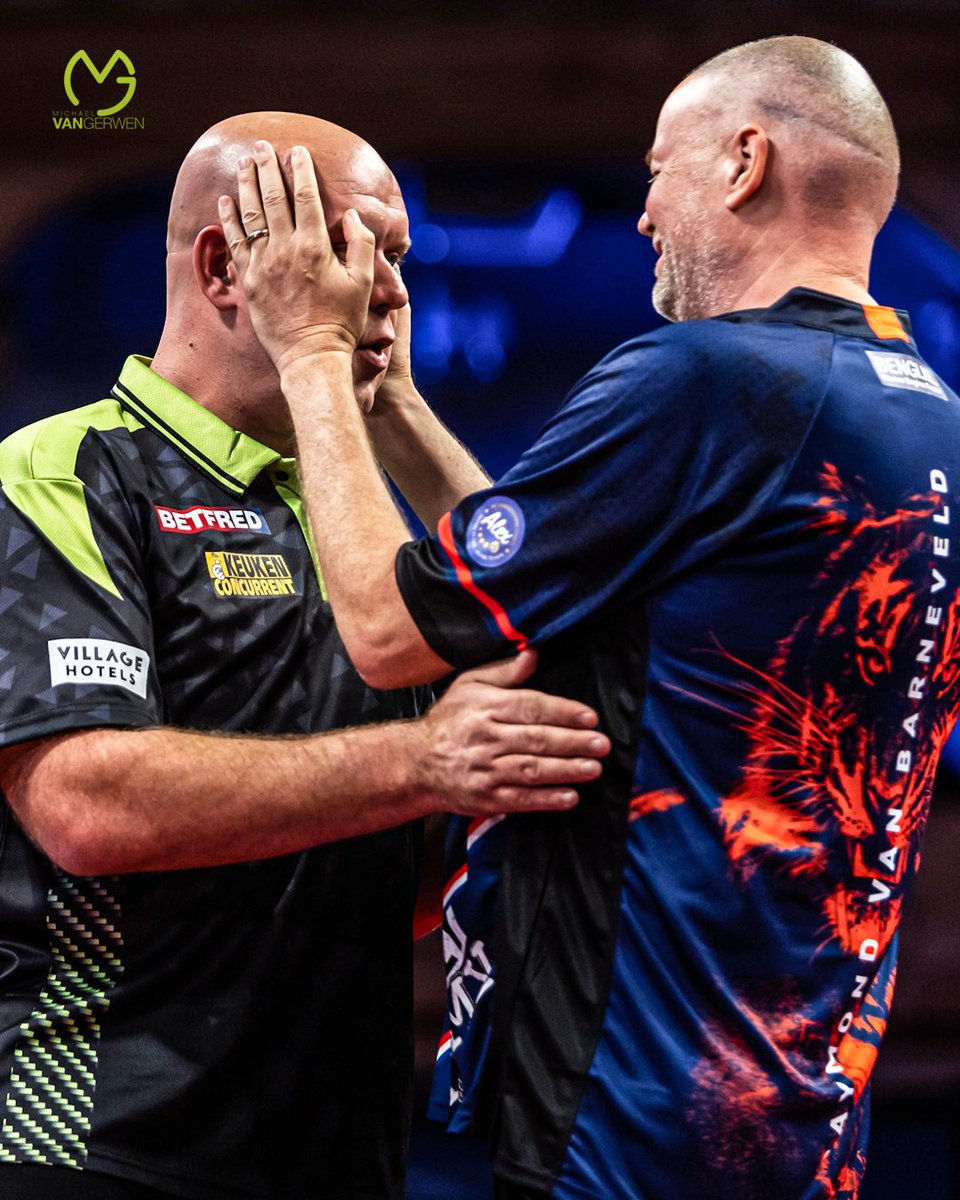 MvG180's tweet image. 𝗕𝗮𝗰𝗸 𝗮𝘁 𝘁𝗵𝗲 𝗪𝗼𝗿𝗹𝗱 𝗠𝗮𝘁𝗰𝗵𝗽𝗹𝗮𝘆. 💚
Glad to be back in this iconic venue and into the next round. Always special to face Raymond on a big stage. 🎯
