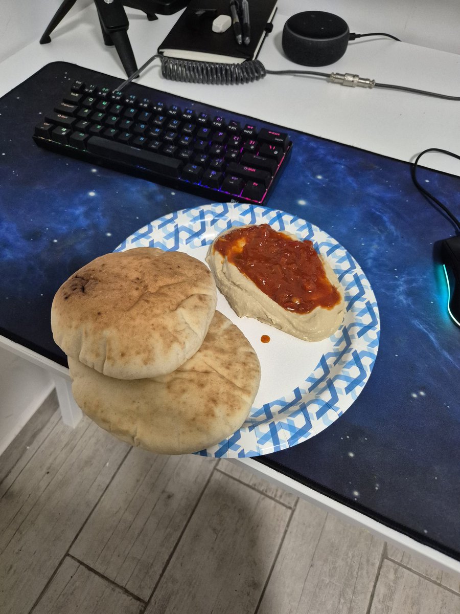 kivafein's tweet image. It may be 12:30am right now, but I need my midnight snack. Israeli attitude 🇮🇱