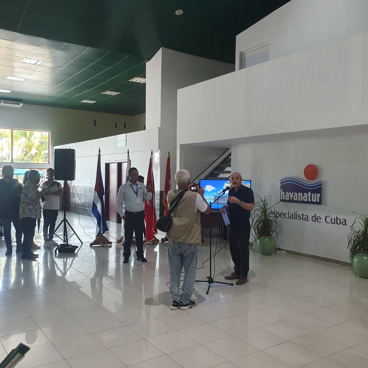 Dr.C. Quiala Armenteros (@quialayuni58221) on Twitter photo <a href="/ORSA_CitmaCuba/">Oficina de Regulación y Seguridad Ambiental 🇨🇺</a> recibe Aeropuerto Internacional Abel Santamaria Cuadrado el Reconocimiento Ambiental Nacional que otorga <a href="/citmacuba/">Ministerio de Ciencia, Tecnología y Medio Ambiente</a> <a href="/ArmandoRguezB/">Armando</a> <a href="/JorgeAlvarezAl5/">Jorge Alvarez Alvarez</a> <a href="/TonyOrsa1980/">Tony Casanova</a> <a href="/Adianez/">Adianez</a> <a href="/OGAmbienteCuba/">Odalys Caridad Goicochea Cardoso</a> <a href="/TonyOrsa1980/">Tony Casanova</a> <a href="/MariaC_Velasco/">Maria del Carmen Velasco Gómez</a> <a href="/ORSA_CitmaCuba/">Oficina de Regulación y Seguridad Ambiental 🇨🇺</a> recibe Aeropuerto Internacional Abel Santamaria Cuadrado el Reconocimiento Ambiental Nacional que otorga <a href="/citmacuba/">Ministerio de Ciencia, Tecnología y Medio Ambiente</a> <a href="/ArmandoRguezB/">Armando</a> <a href="/JorgeAlvarezAl5/">Jorge Alvarez Alvarez</a> <a href="/TonyOrsa1980/">Tony Casanova</a> <a href="/Adianez/">Adianez</a> <a href="/OGAmbienteCuba/">Odalys Caridad Goicochea Cardoso</a> <a href="/TonyOrsa1980/">Tony Casanova</a> <a href="/MariaC_Velasco/">Maria del Carmen Velasco Gómez</a>