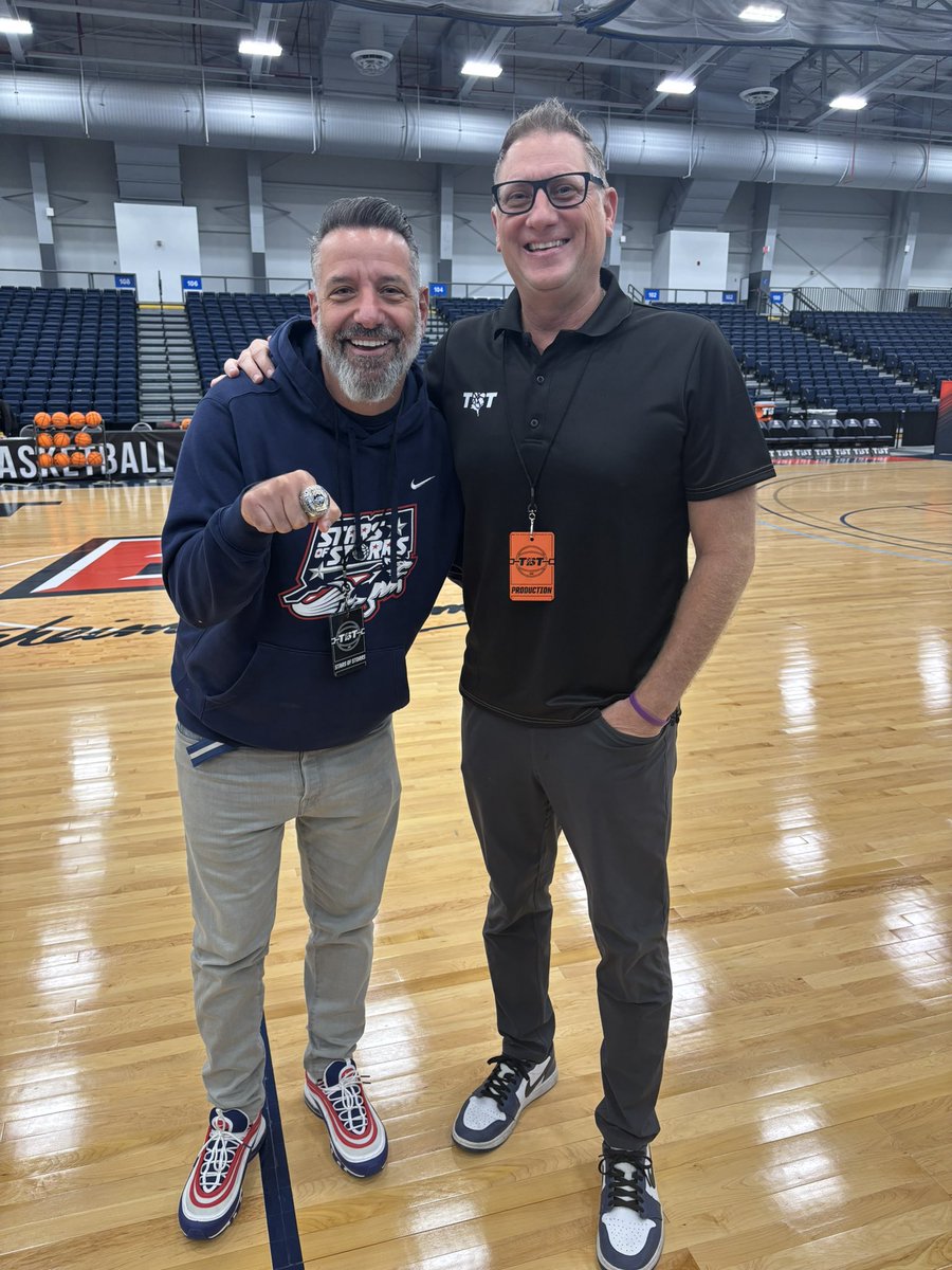 I have met some very interesting ppl bc of bball. Never thought I would meet the Dad of TikTok <a href="/marcdamelio/">Marc D'Amelio</a> at the <a href="/thetournament/">TBT</a> Cool dude and UConn alum. Got <a href="/starsofstorrs/">The Stars of Storrs</a> and <a href="/GreenMountMen/">Green Mountain Men</a> on <a href="/FOXSports/">FOX Sports</a> 2
At 6pm EST