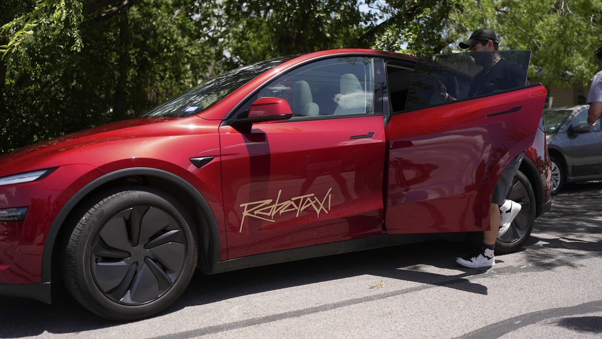 DillonLoomis22's tweet image. Prediction: Tesla will expand the robotaxi geofence in Austin again sometime before August 5th
When they do, they'll go back to having a larger geofence than Waymo. This time, that won't change again
After this next expansion, Tesla will have the larger geofence in Austin and…