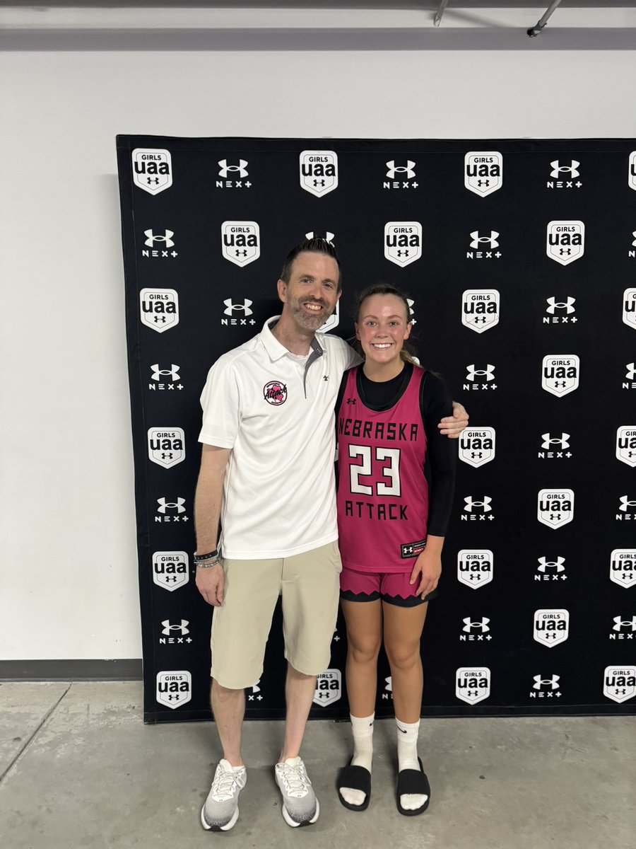 DBatten22's tweet image. Moved up this weekend and took advantage of it.
Amazing athletic ability, relentless rebounder, tough defender.
But the growth—in confidence, skill, and belief—has been the best part.
She earned this weekend, and I’m lucky I get one more with her.
Let’s finish it strong.