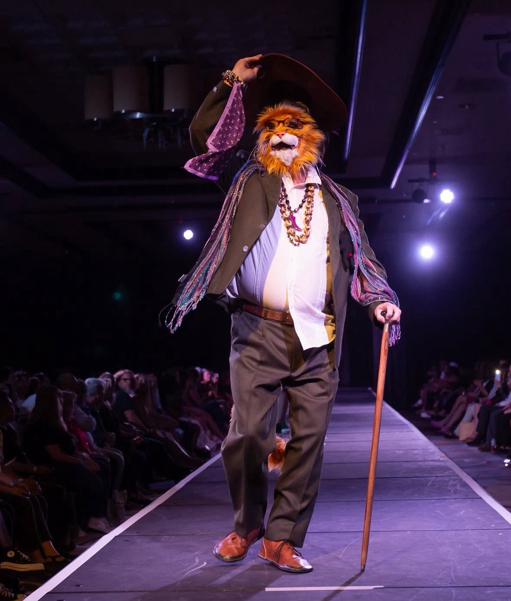 The fashion show was amazing! ⭐️ thank <a href="/NorthFurFX/">NorthFur FX</a> for the prosthetics and thank you <a href="/WolfMoonApparel/">☾WolfMoon</a> for letting me use some of your clothing designs!