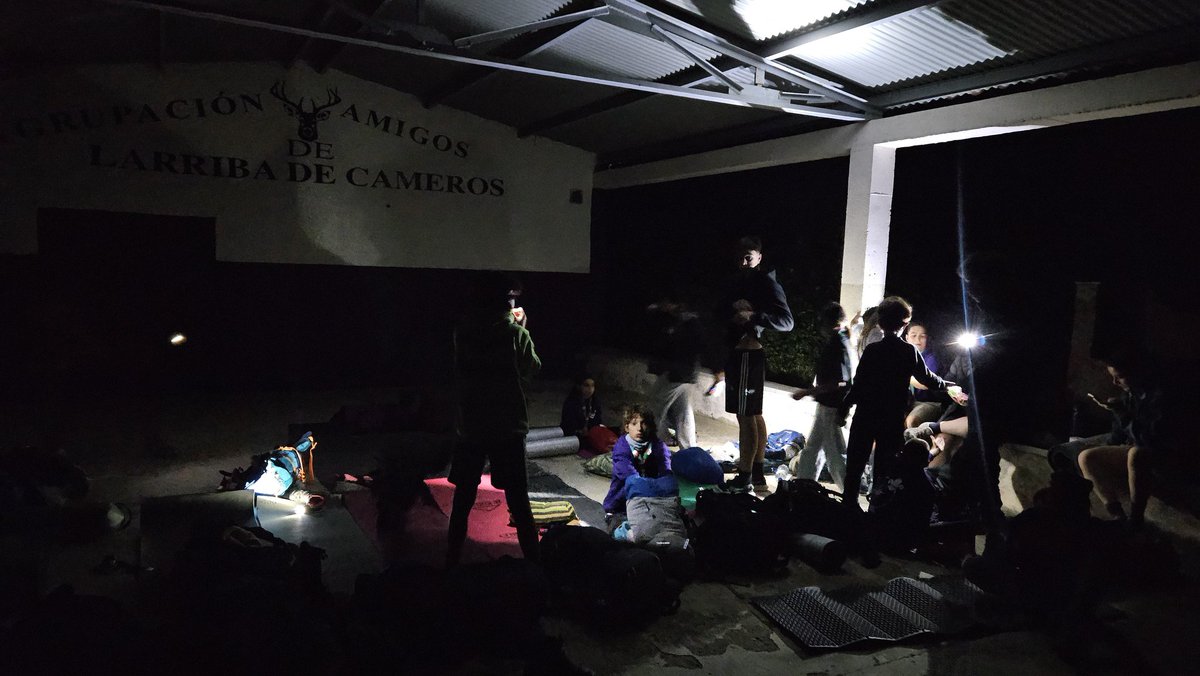 Primera etapa del raid (ruta con mochilas) 

De Zarzosa a Larriba de Cameros, realizada por la noche para evitar las horas de calor. 

Mañana a Hornillos...