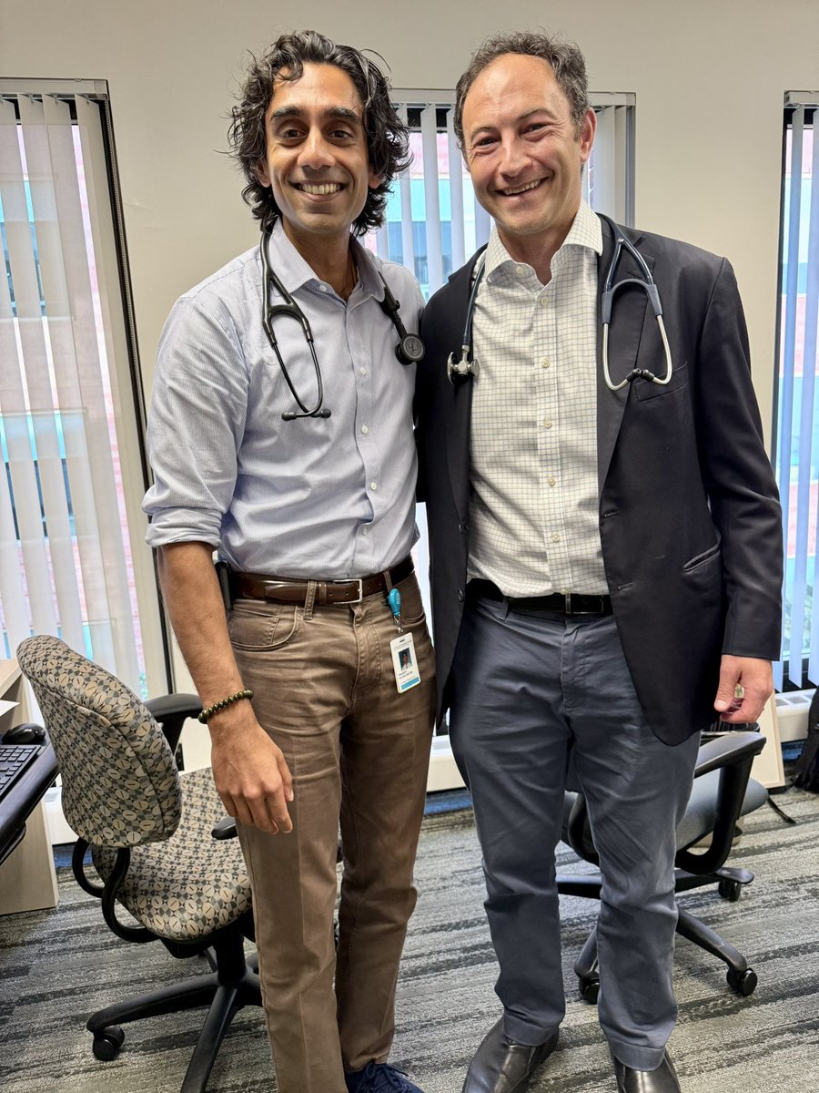pnatarajanmd's tweet image. Last clinic for @blumenthalDM1 at @MGHHeartHealth! Tremendous colleague, physician-executive, and friend. @MassGeneralNews