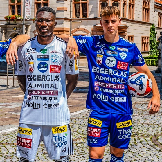 eurofootcom's tweet image. ๐ฆ๐น๐ Austrian Bundesliga side TSV Hartberg have 23 sponsors on their new jersey, plus one on the socks! ๐ณ