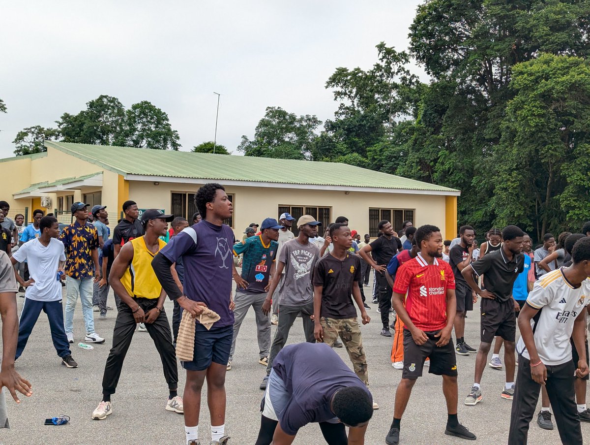 Antennaknust's tweet photo. 4. Shots from the 3rd Edition of the Antenna Class Keep-Fit Exercise with 3rd-year Telecom &amp; Electrical Eng. students on 19th July 2025 at the KNUST Wellness Center. We take physical &amp; mental health very seriously and it was exciting to see everyone come out and be a part of it💪 https://t.co/iWTaOLHJQ0