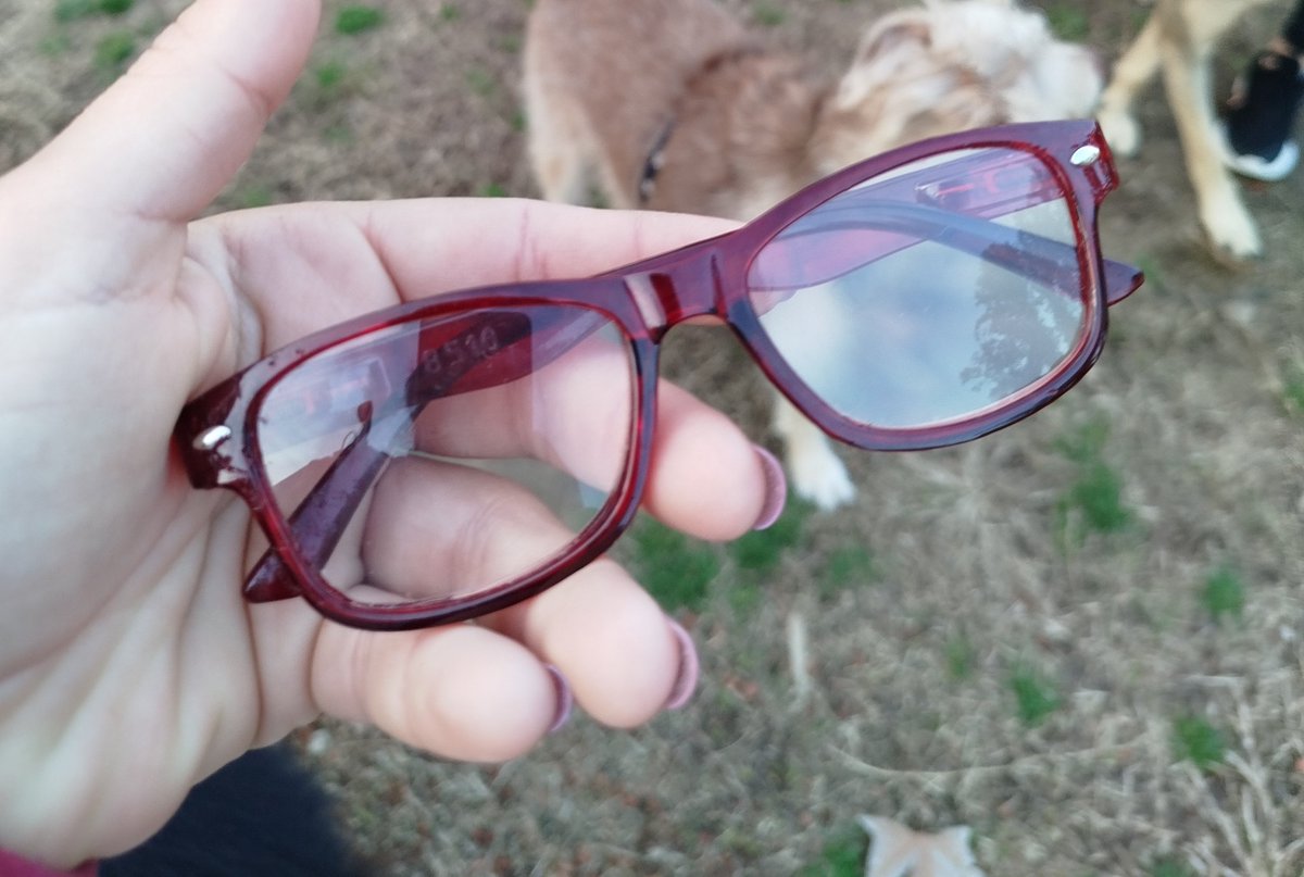 Abril (@abrilgreppi) on Twitter photo Si te olvidaste estos lentes en el Parque Alem tipo 18 hs. Los tengo yo <a href="/PreciosRosario2/">PreciosRosario</a> <a href="/Rosariociudadok/">RosarioLaCiudad</a> Si te olvidaste estos lentes en el Parque Alem tipo 18 hs. Los tengo yo <a href="/PreciosRosario2/">PreciosRosario</a> <a href="/Rosariociudadok/">RosarioLaCiudad</a>