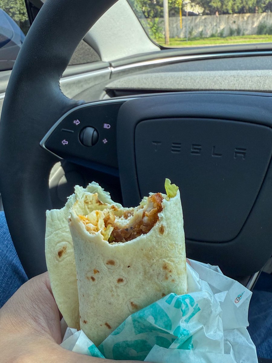 oneystar's tweet image. Short on time today. Stopped by McDonald’s and grabbed a Spicy Snackwrap. Not gonna lie, it was surprisingly good!