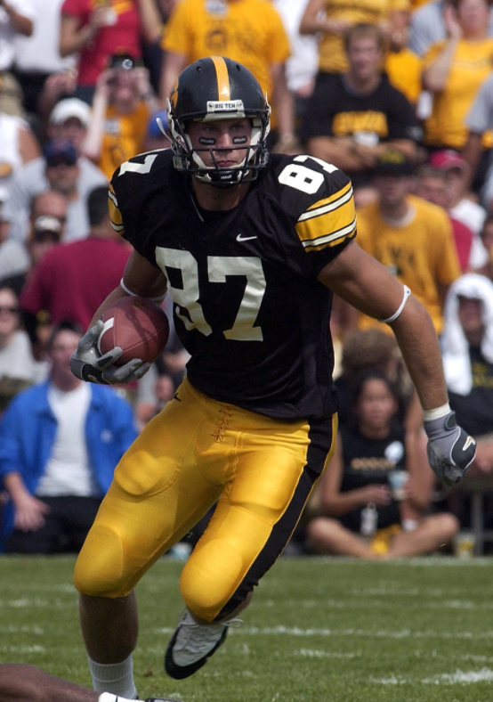 LegacyHawks's tweet image. Happy Birthday to Scott Chandler! (@scottchandler84) Enjoy your day. Go Hawks! #LegacyHawk