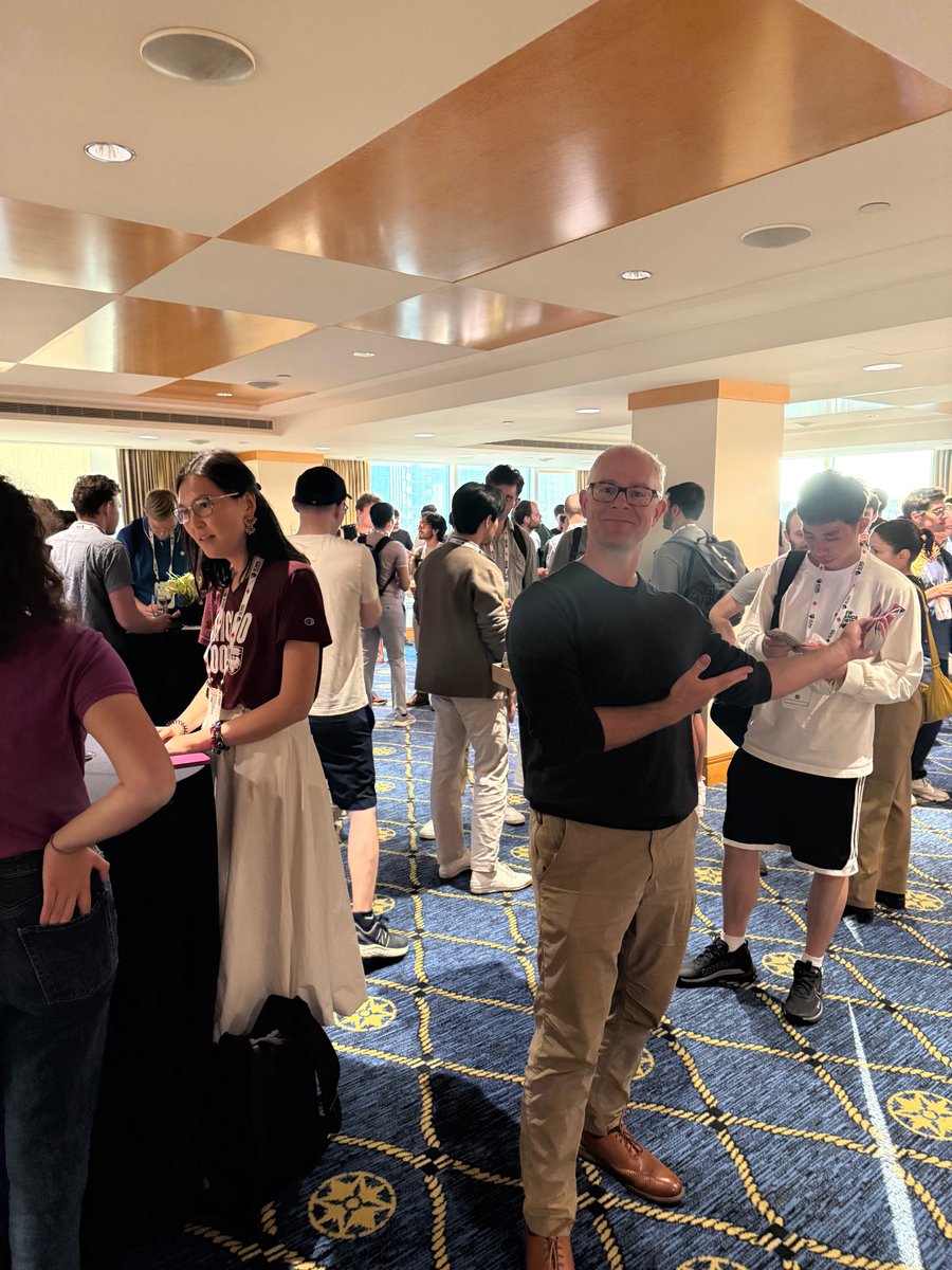 upfrontvc's tweet image. During #ICML2025 last week, we teamed up with @askalphaxiv to host a happy hour + panel on: "The Science Singularity - How Automated ML Research is Changing the ML Landscape"
Thanks to @pzakin, @FazlBarez, @tdietterich, and @bohannon_bot for the insights - and everyone who came…