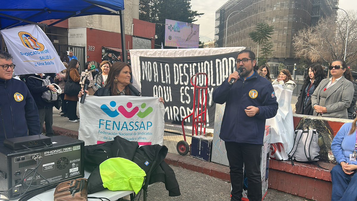 <a href="/salud_cut/">Secretaria de Salud CUT</a> <a href="/ucchristus/">UC CHRISTUS</a> #Hoy 👉🏻Desde la subsecretaría de Salud Privada de <a href="/Cutchile/">CUT Chile ✍️🗳</a>  y en representación de  <a href="/fenassap/">FENASSAP</a> y <a href="/uniamericas/">UNI Américas</a> estuvimos presentes, movilizados y en solidaridad con la huelga del Sindicato de Salud UC de <a href="/ucchristus/">UC CHRISTUS</a> por trabajo digno  ✊#CuidarAQuienCuida