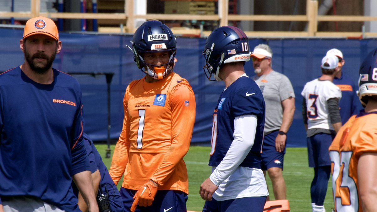 ZacStevensDNVR's tweet image. It’s official:
Training camp will kick off tomorrow with a few players talking to the media.
Broncos will have two shorter acclimation practices on Wednesday and Thursday not open to fans, but open to the media.
Then the first full practice open to fans on Friday.
Here. We.…