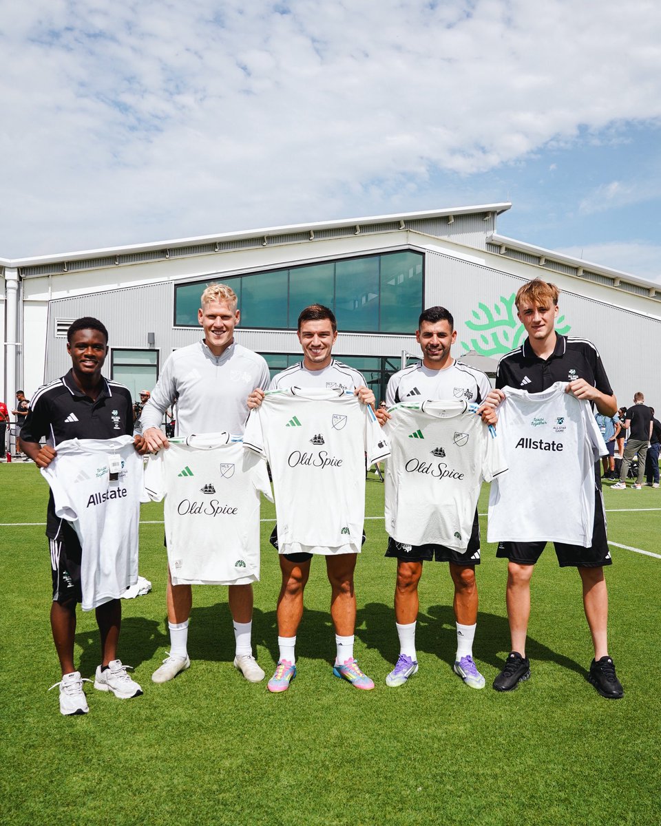 phlunionacademy's tweet image. Our All-Stars 🤝 @PhilaUnion’s All-Stars ⭐️
#DOOP | #BabySnakes