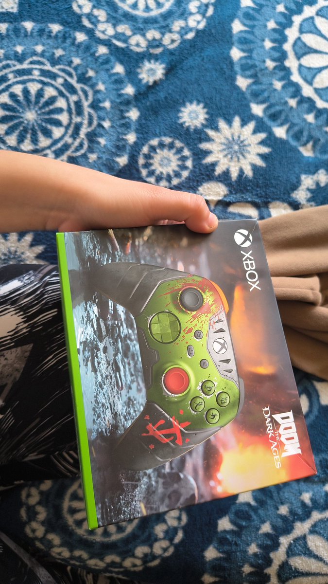 Hoy en cosas hermosas mi control de #DOOMTheDarkAges  uwu aaaa lo amo ❤️🐊